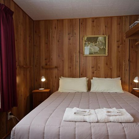Owaka Lodge Motel Dış mekan fotoğraf